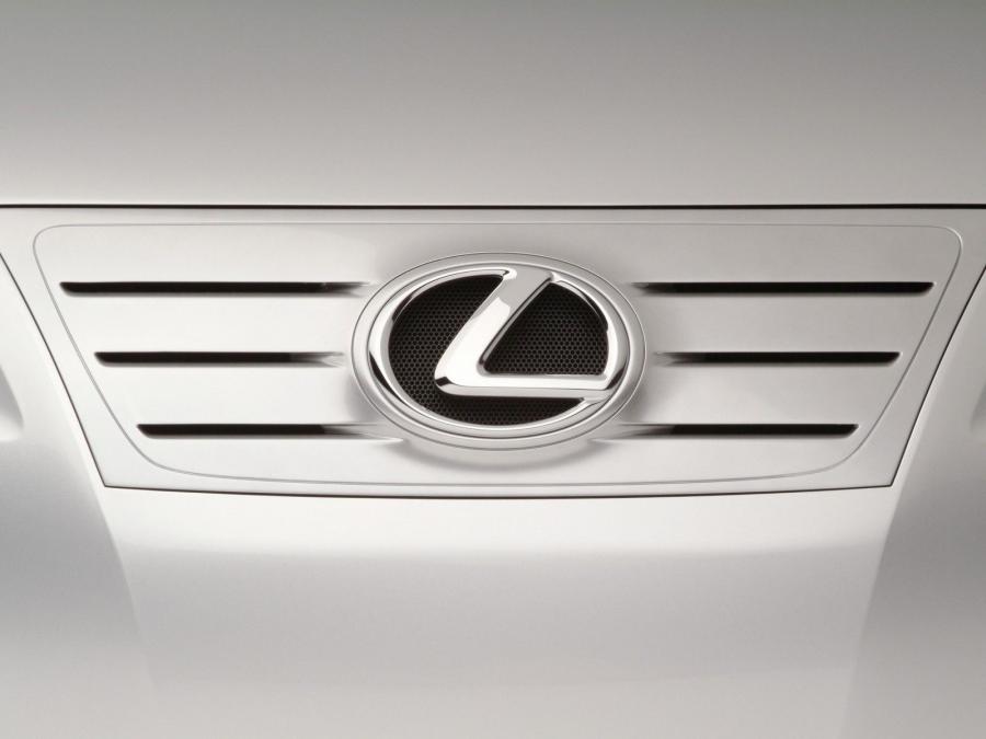  Lexus LF-C Concept 2004 года  (фото 32 из 112)